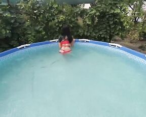 Analsex im Freibad mit perfekter Frau