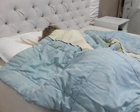 Zeit für etwas Morgensex mit einer atemberaubenden Blondine