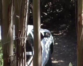 Eine Nutte wird heimlich von einem Voyeur beim Sex mit einem Kunden gefilmt